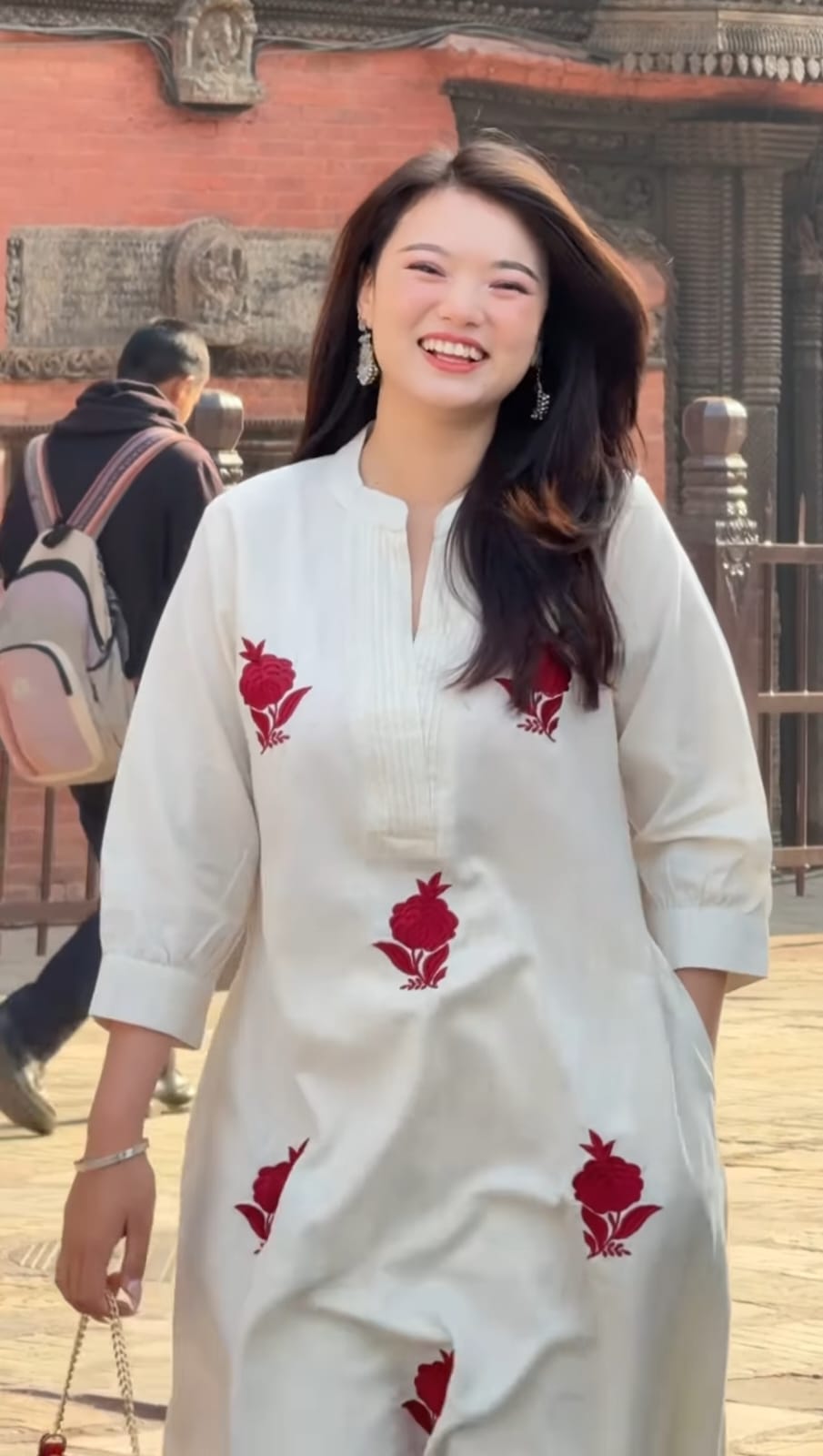 Ivory White Embroidered Kurta Set with Red Floral Motifs