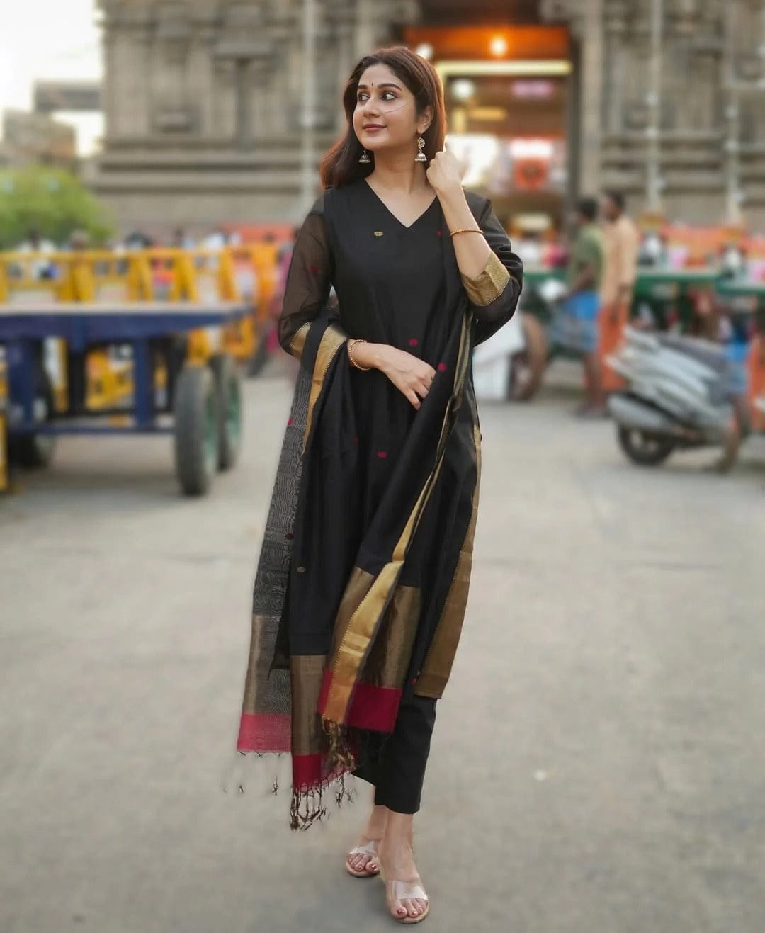Elegant Black Kurta Set with Gold Border Dupatta