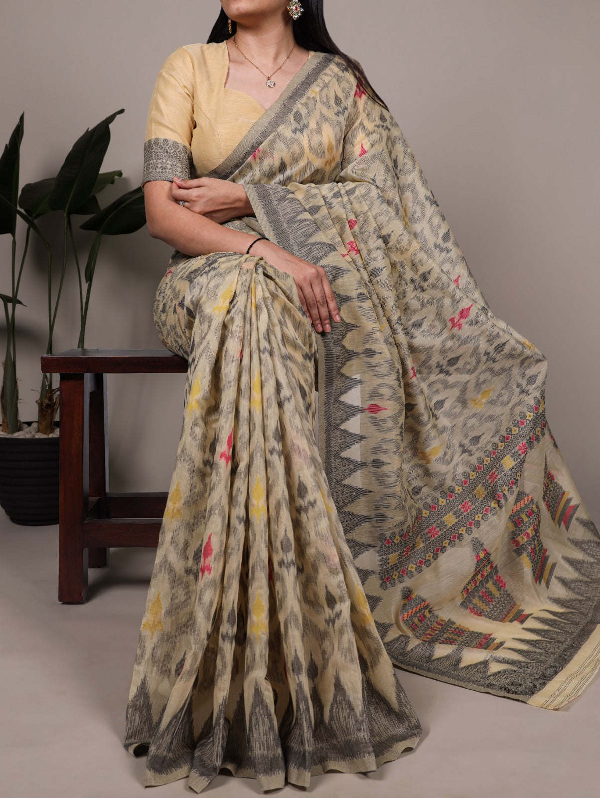 Comfort meets style in this soft Poly Cotton printed saree