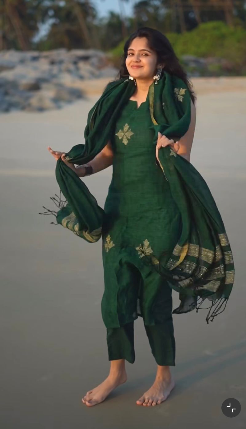 Elegant Bottle Green Ethnic Kurta Pant Dupatta Set