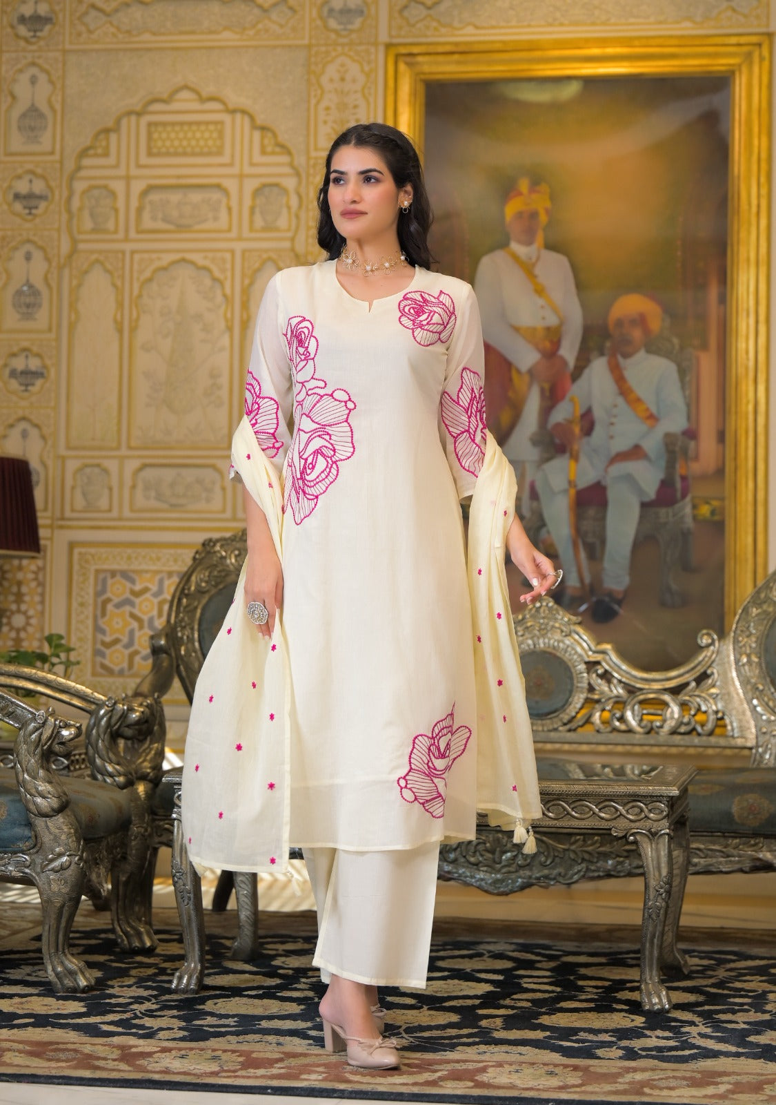 Elegant Off-White Floral Embroidered Kurta Set with Dupatta