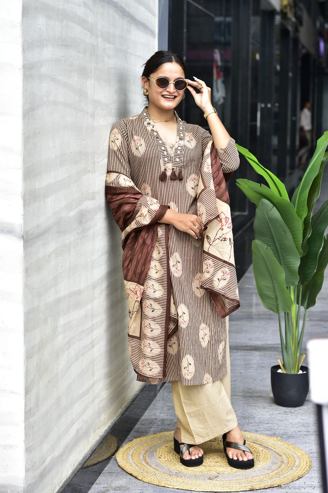Women's Printed Kurta Dupatta Set with Straight Palazzo