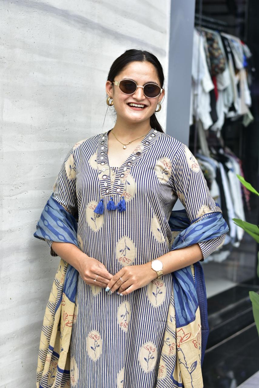 Women's Printed Kurta Dupatta Set with Straight Palazzo