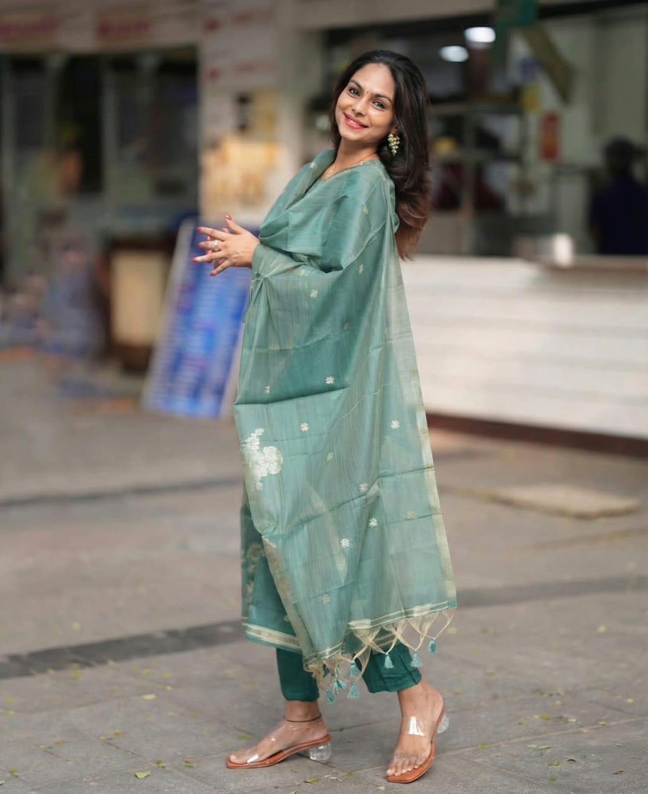 Women's Sage Green Woven Floral Ethnic Kurta Pant & Dupatta Set