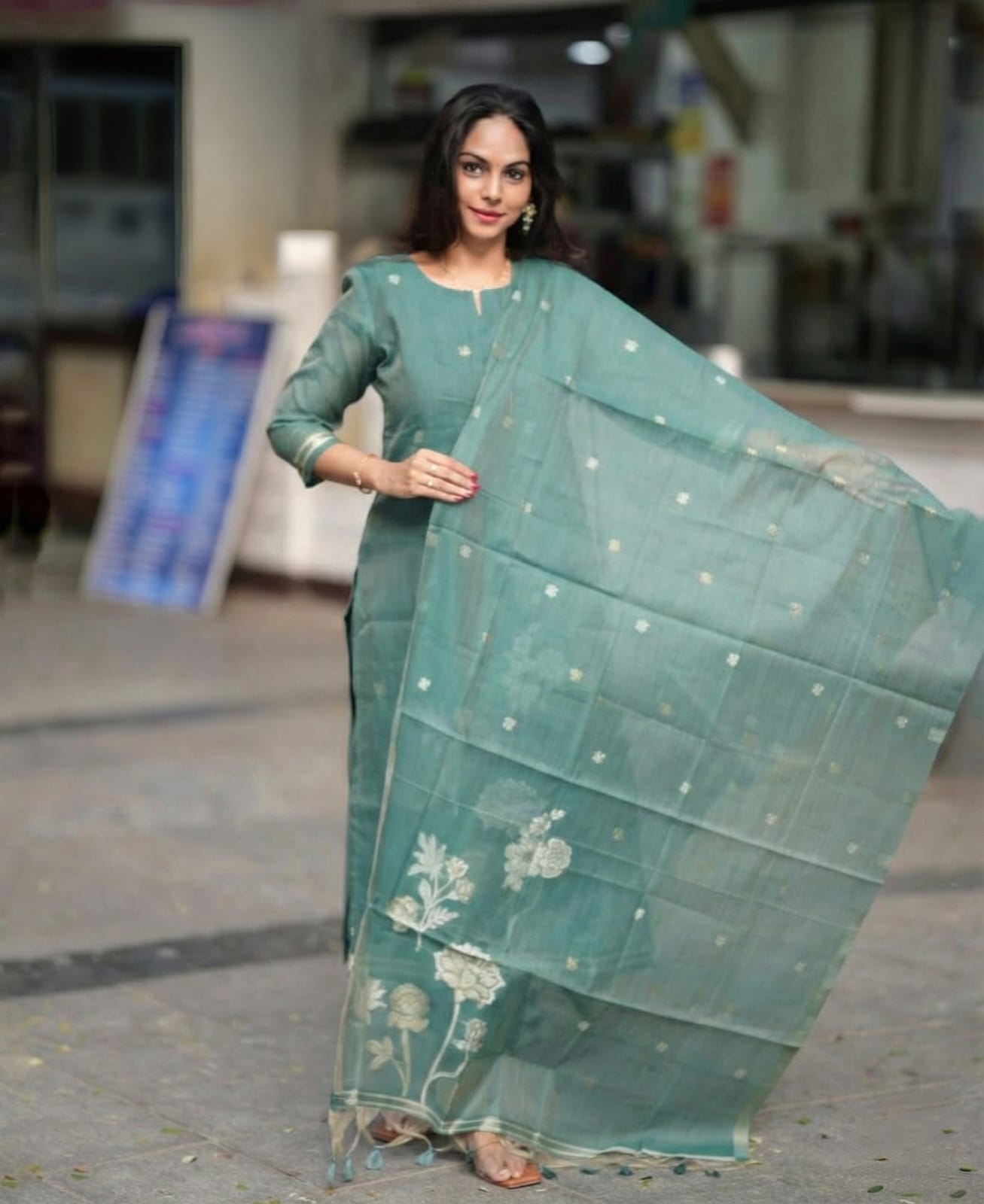 Women's Sage Green Woven Floral Ethnic Kurta Pant & Dupatta Set