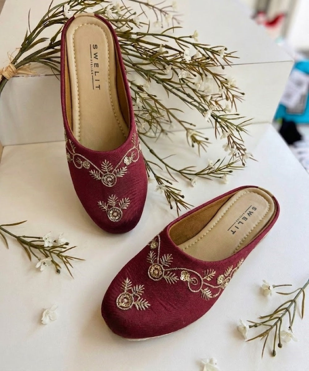 Women's Maroon Embroidered Ethnic Mule Jutti – Slip-On Flat Footwear)