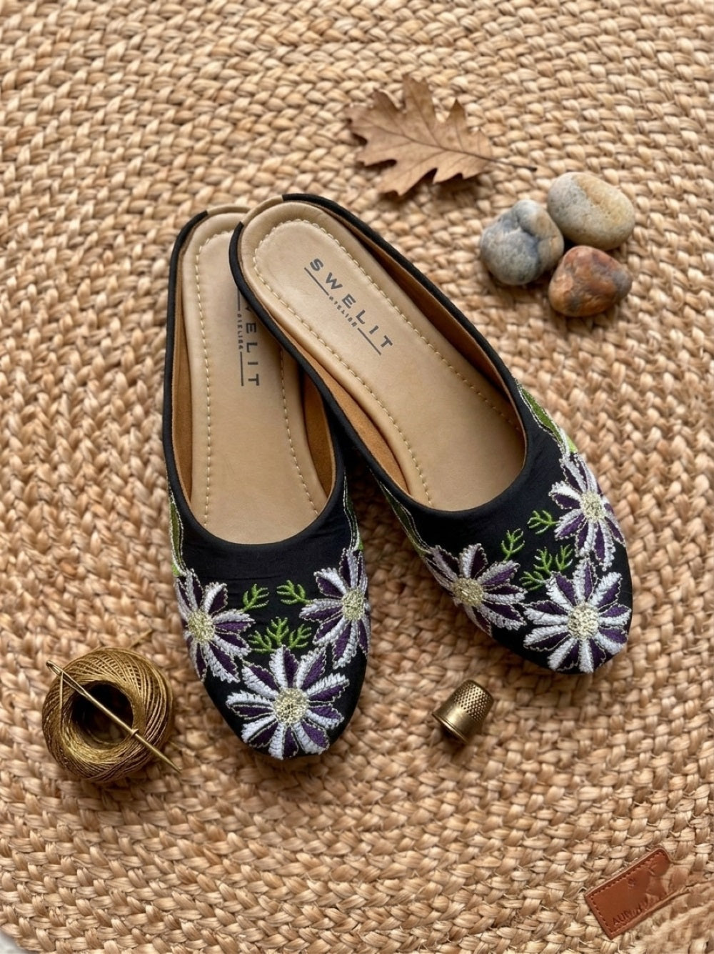 Women's Black Daisy Floral Embroidered Ethnic Mule Jutti – Slip-On Flat Footwear