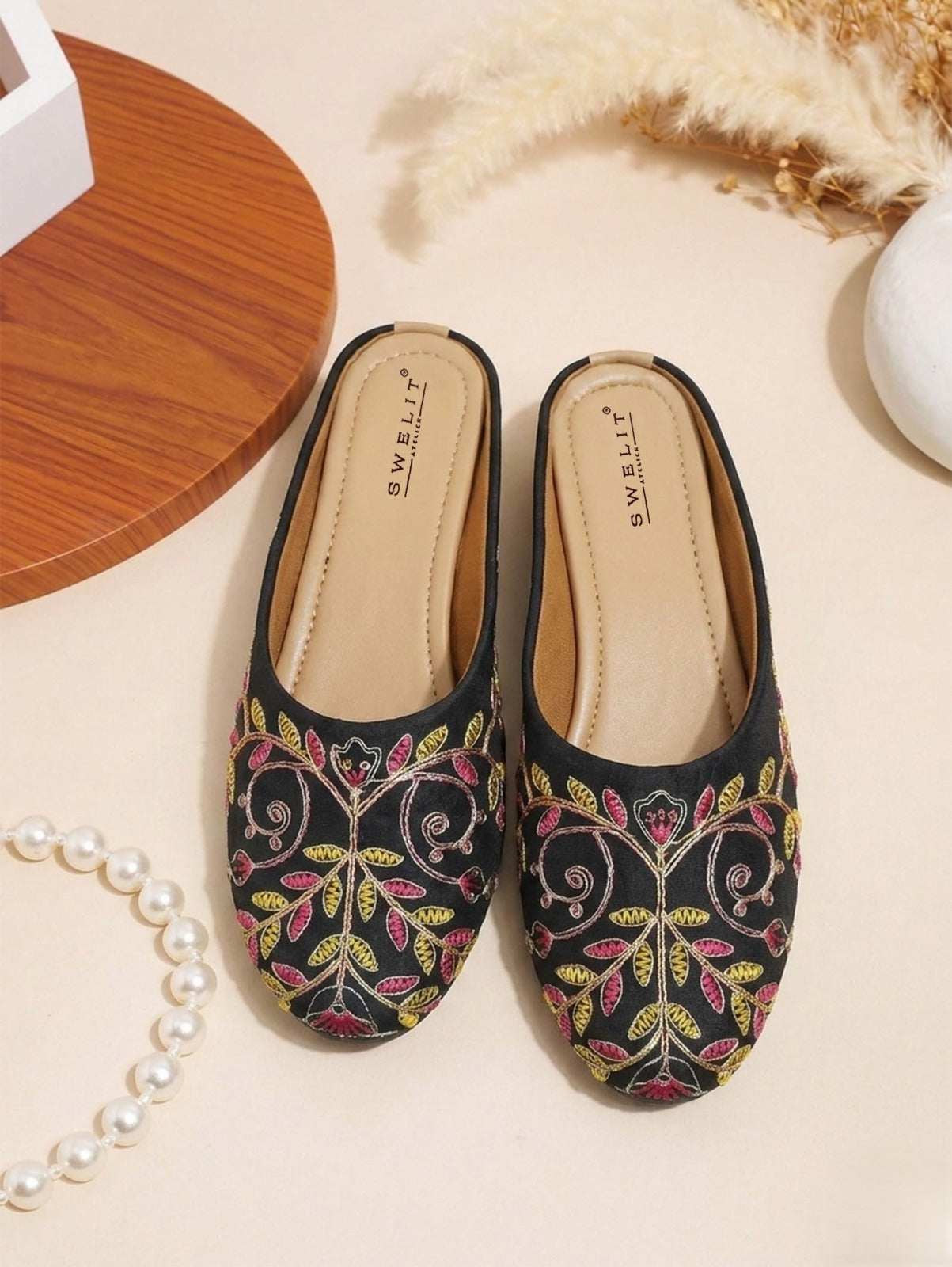 Women's Black Floral Vine Embroidered Ethnic Mule Jutti – Slip-On Flat Footwear