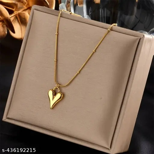 Pointed minimal heart necklace