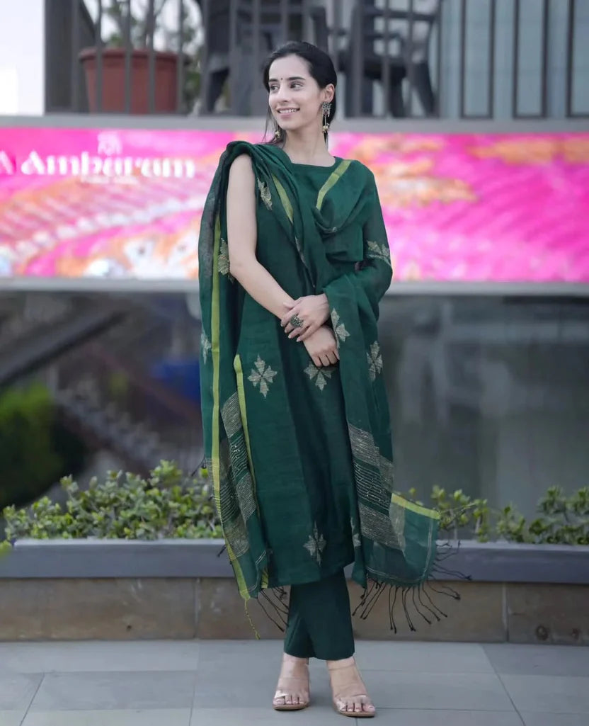Elegant Bottle Green Ethnic Kurta Pant Dupatta Set