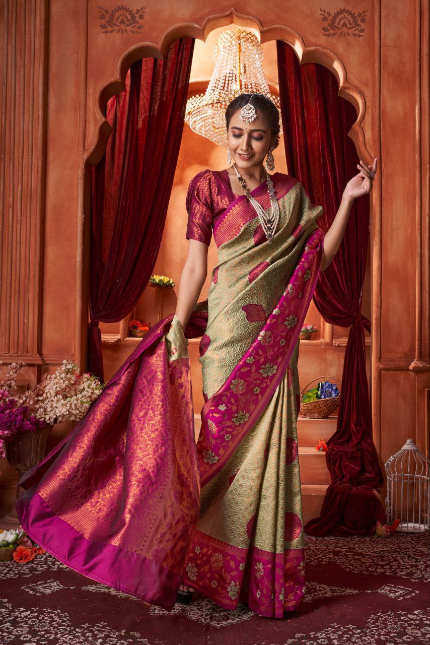 Women Saree with Floral Woven Motifs & Contrast Border