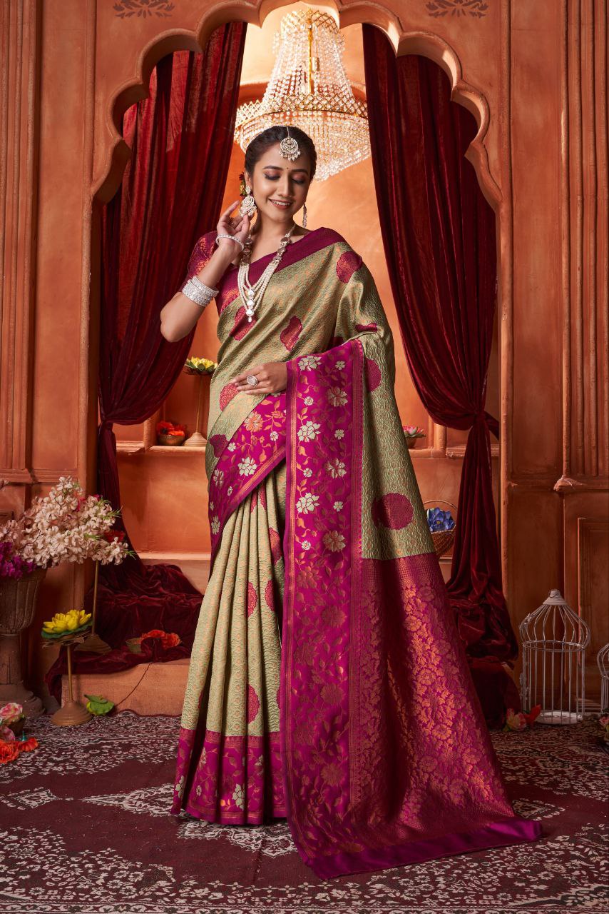 Women Saree with Floral Woven Motifs & Contrast Border