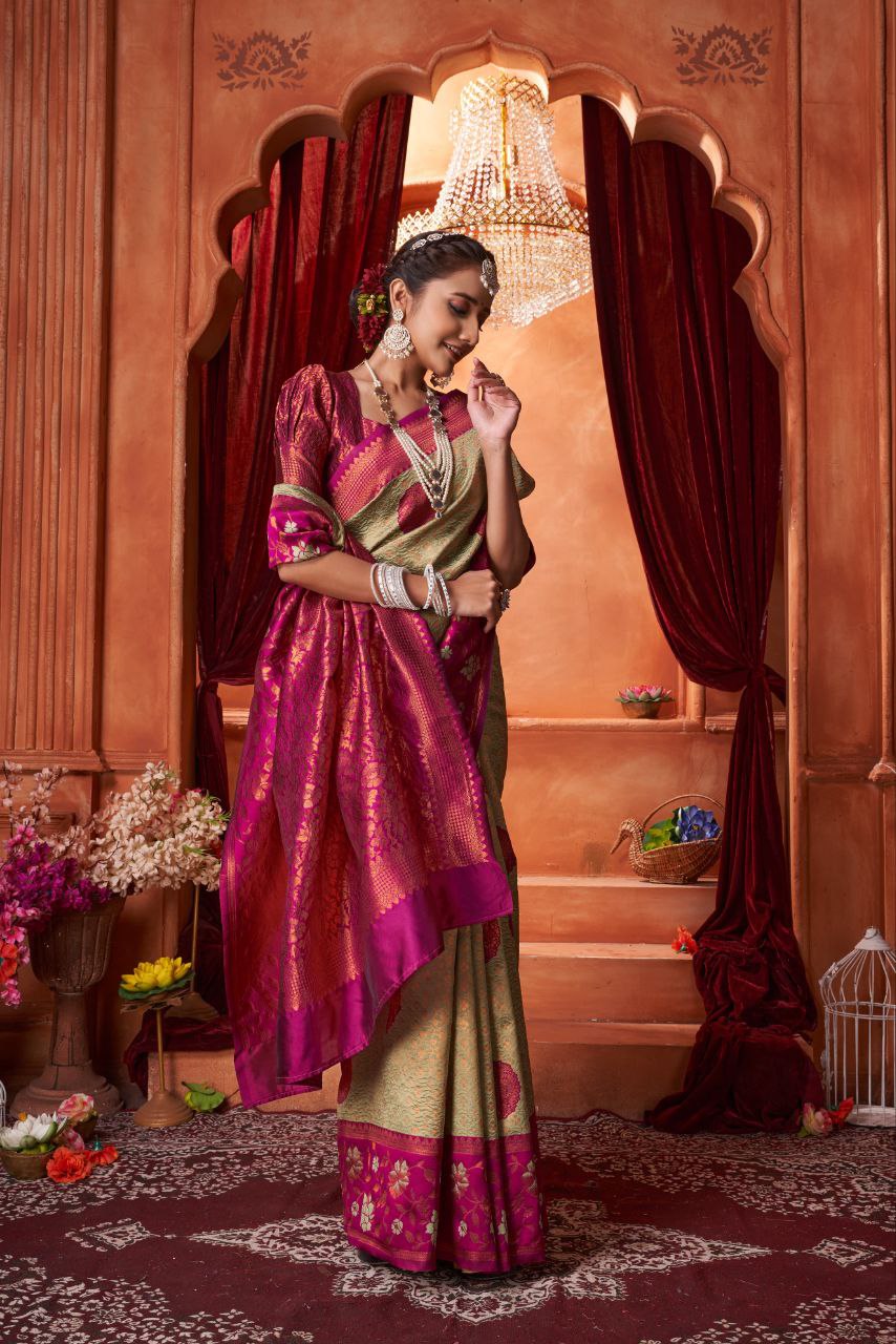 Women Saree with Floral Woven Motifs & Contrast Border