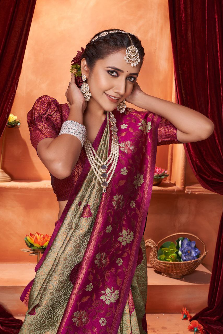 Women Saree with Floral Woven Motifs & Contrast Border