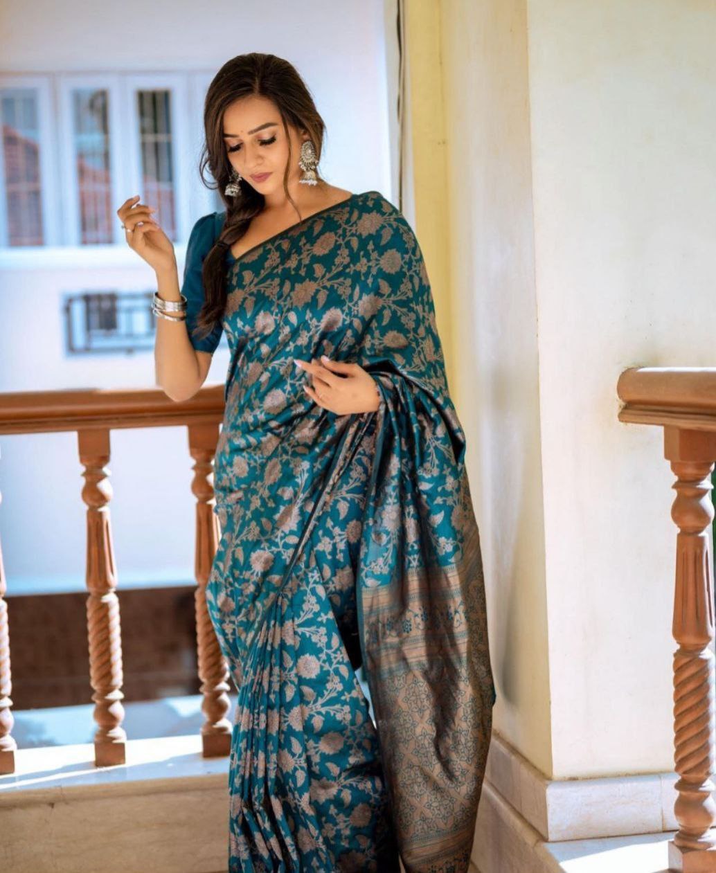 Women's Banarasi Style Pure Kanjivaram Silk Jacquard saree