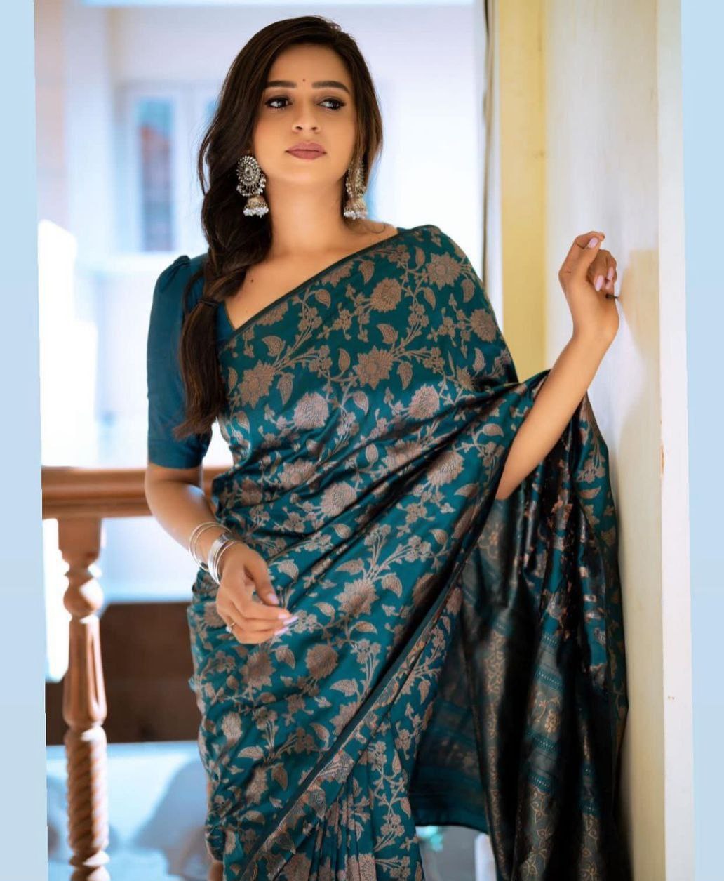 Women's Banarasi Style Pure Kanjivaram Silk Jacquard saree