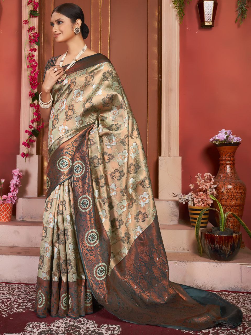 WOVEN DESIGN ZARI SILK COTTON BANARASI SAREE