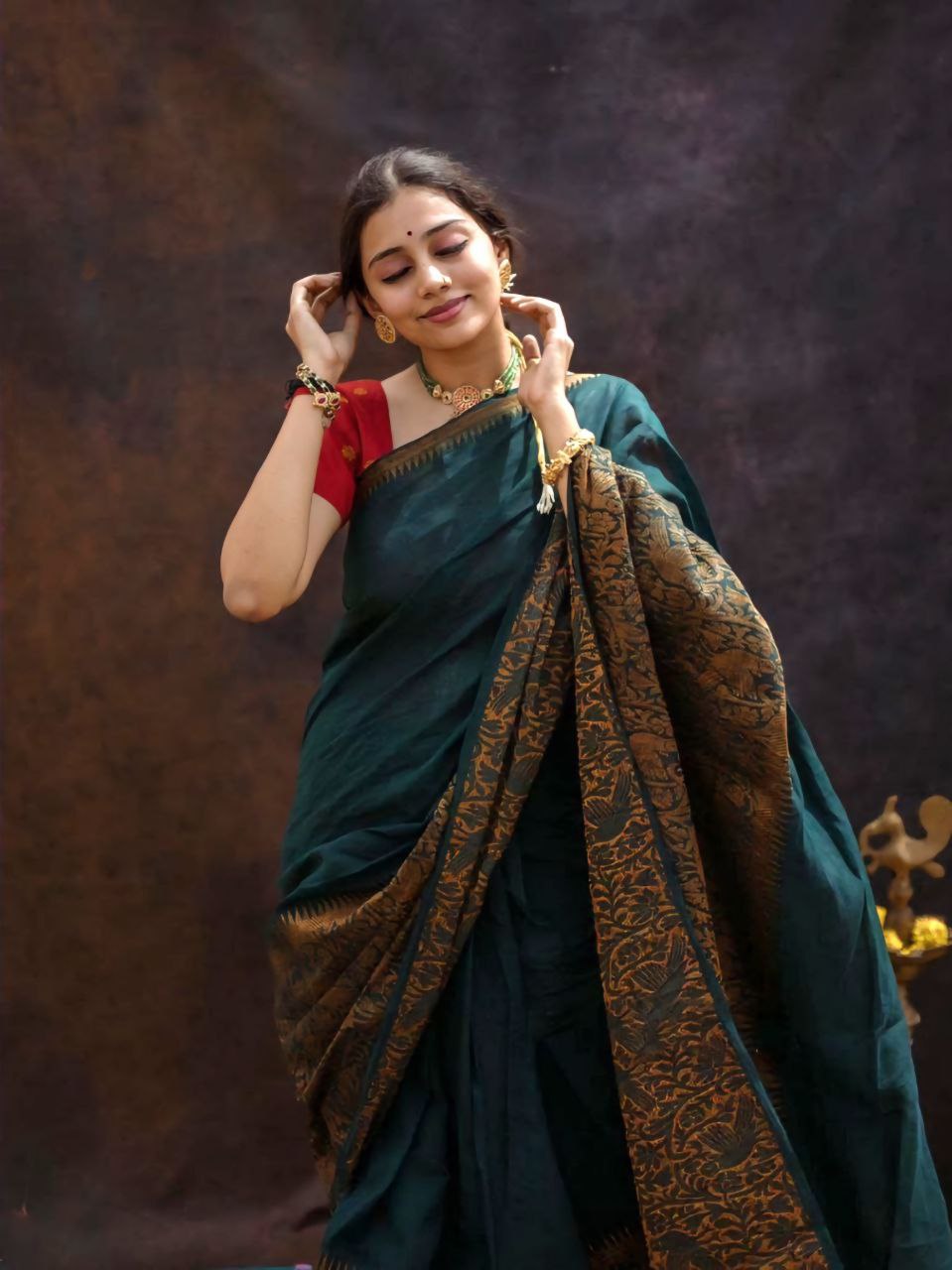 Kanjeevaram Heavy Bordered Zari Woven Saree