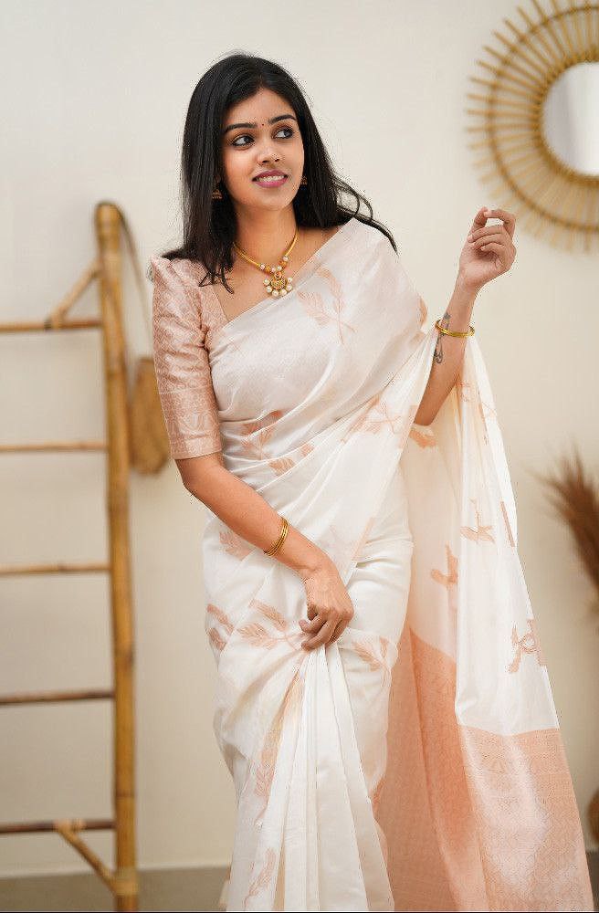 Women's Pure Silk Saree With Blouse Piece