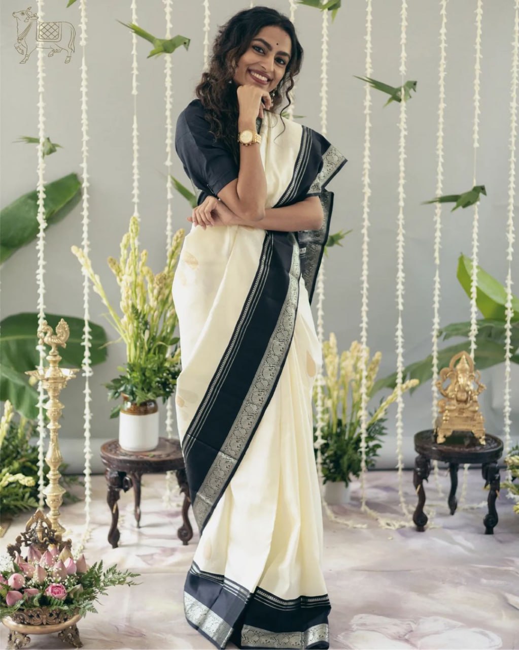 Women Kanjeevaram Saree with Contrast Pallu