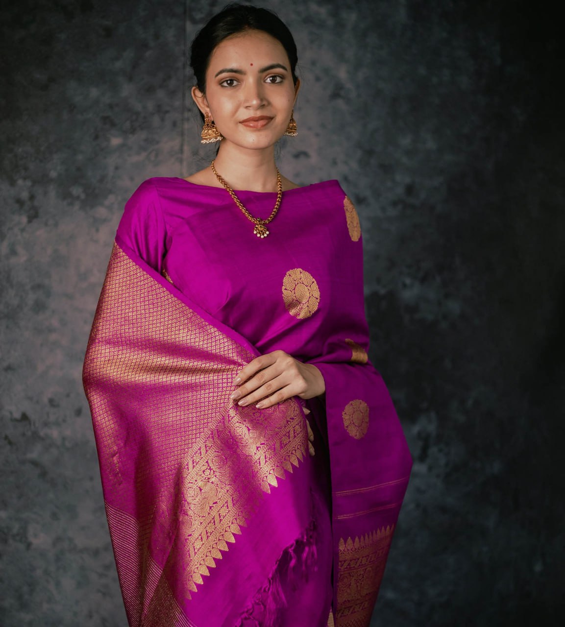 omen Floral Woven Saree with Contrast Border