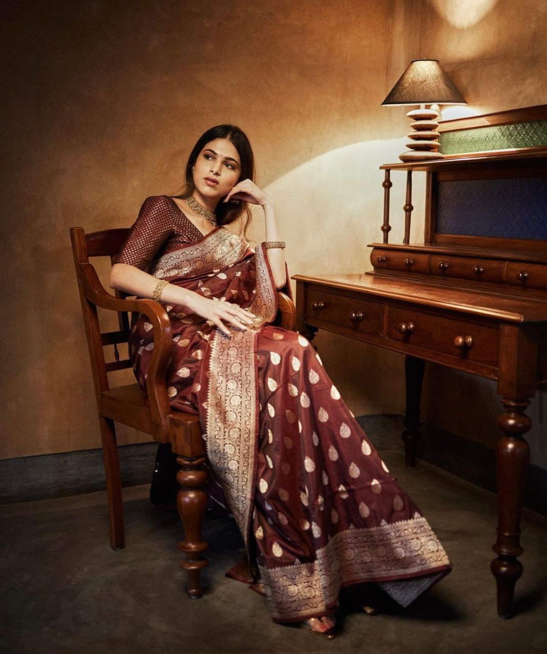 Women Banarasi Silk Saree with Woven Motifs