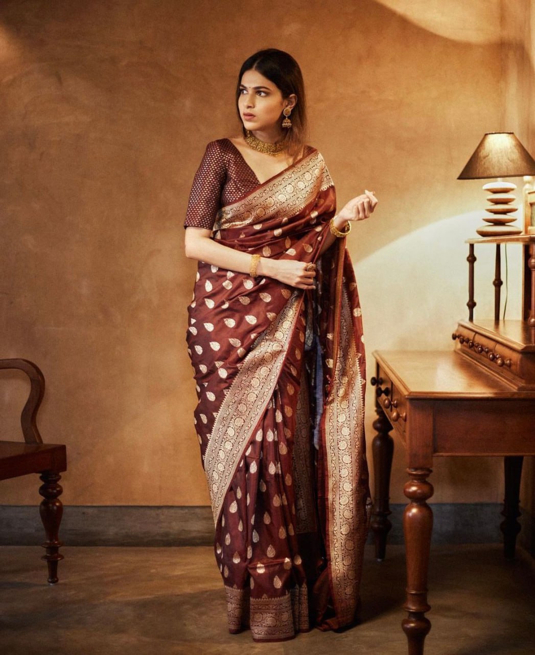 Women Banarasi Silk Saree with Woven Motifs