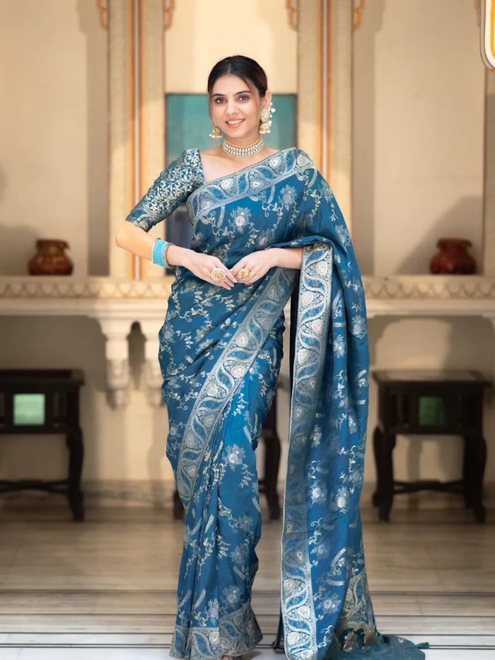 Ethnic Motifs Woven Design Pure Silk Kanjeevaram Saree