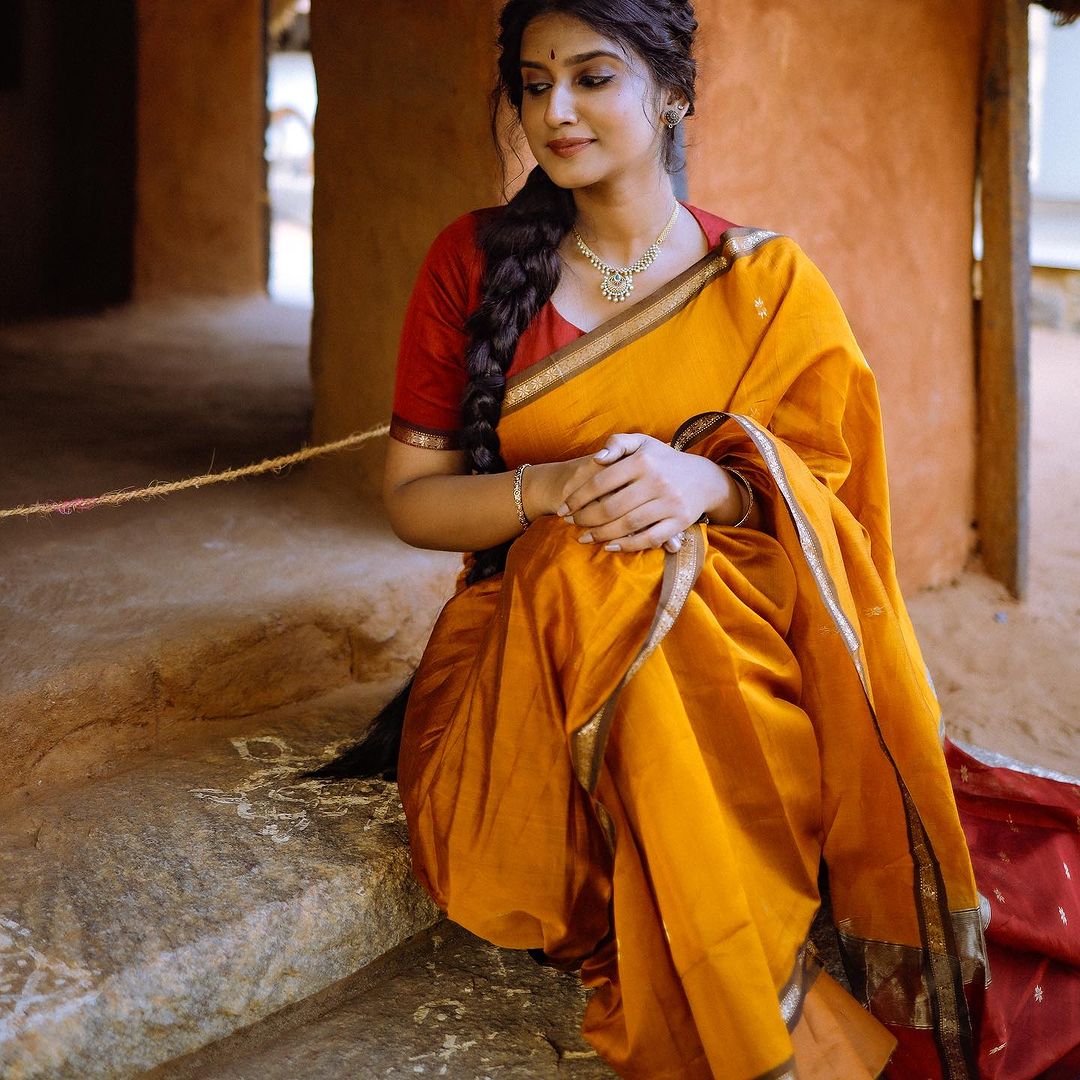 Serendipity Yellow Cotton Silk Saree With Enchanting Blouse Piece