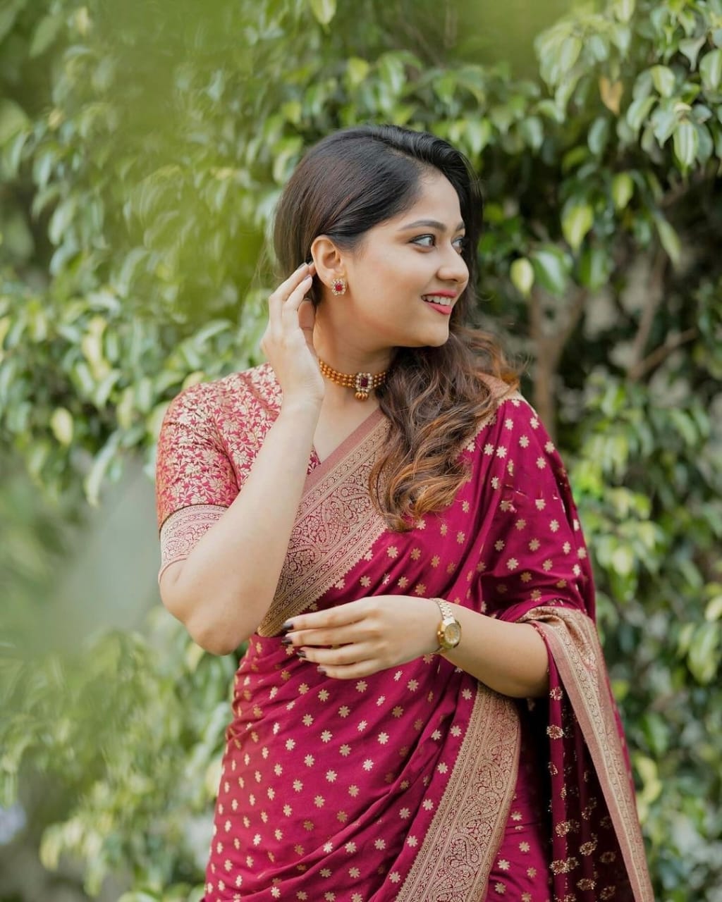 bollywood jaqured saree with blouse peach