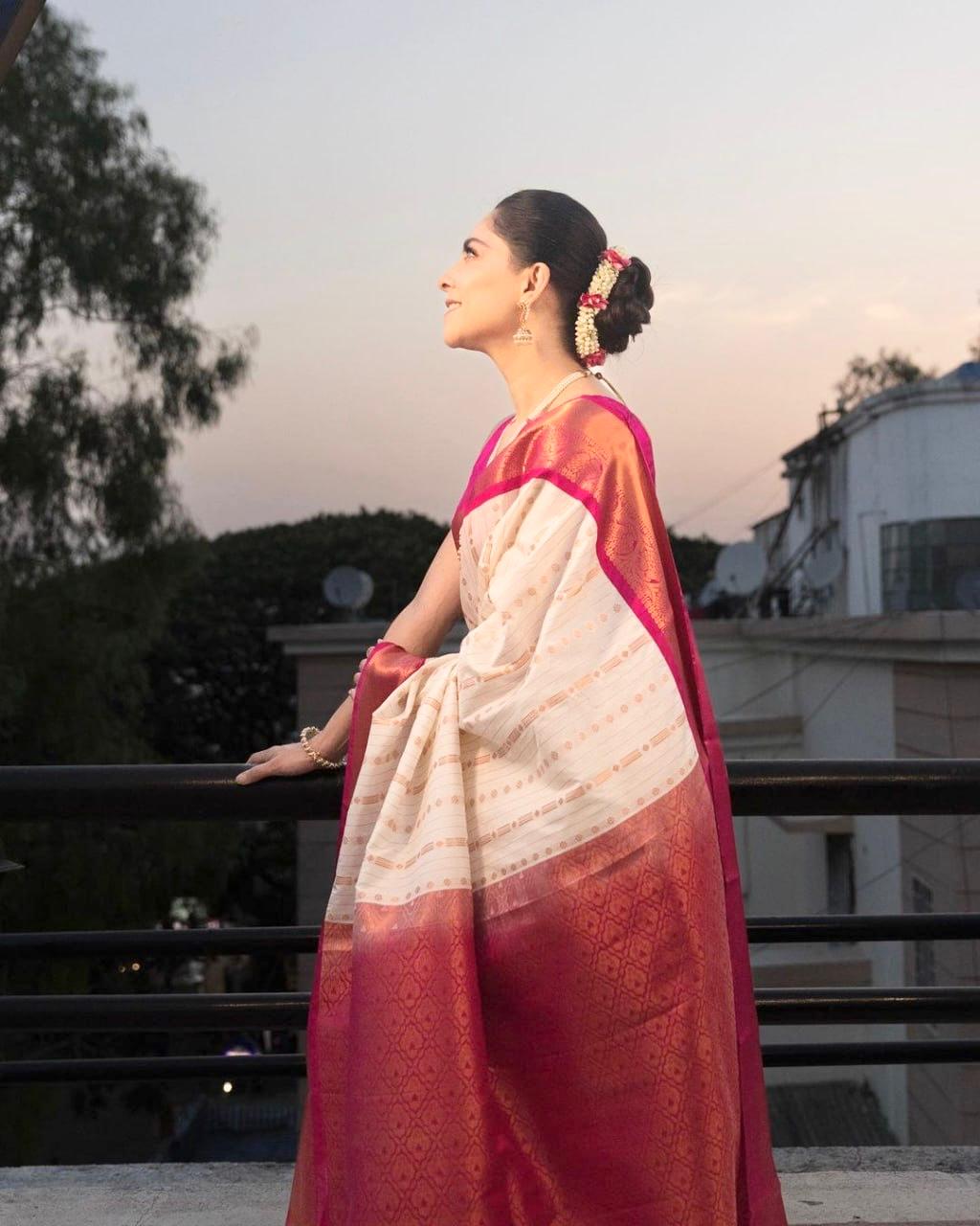 Striped Zari Kanjeevaram Saree