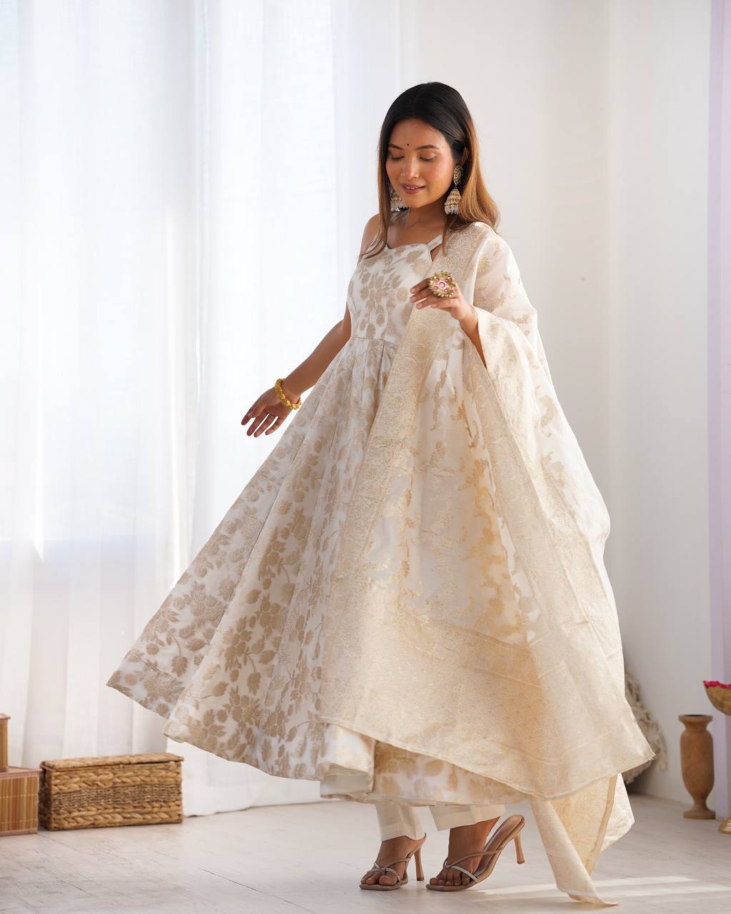 Elegant Off-White Floral Anarkali Suit Set with Dupatta – Festive & Party Wear