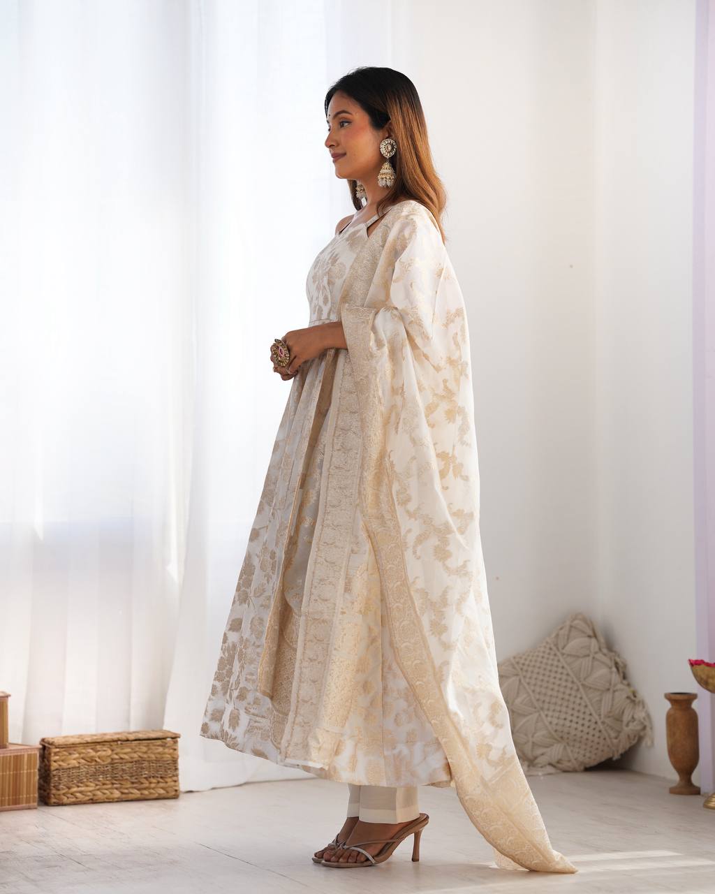 Elegant Off-White Floral Anarkali Suit Set with Dupatta – Festive & Party Wear