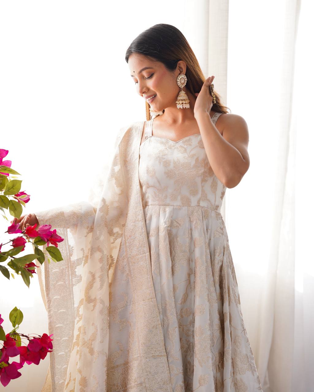 Elegant Off-White Floral Anarkali Suit Set with Dupatta – Festive & Party Wear